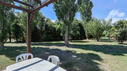 Gîte pour 6 personnes, avec piscine à Saint-Saturnin-lès-Avignon