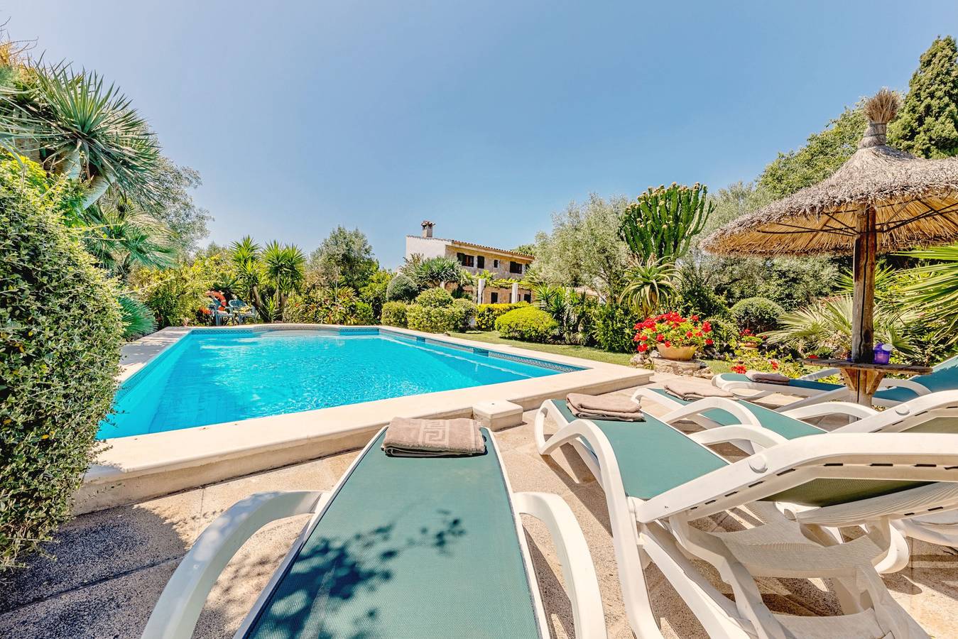 Villa Can Camarroja in el Vilà, Pollença