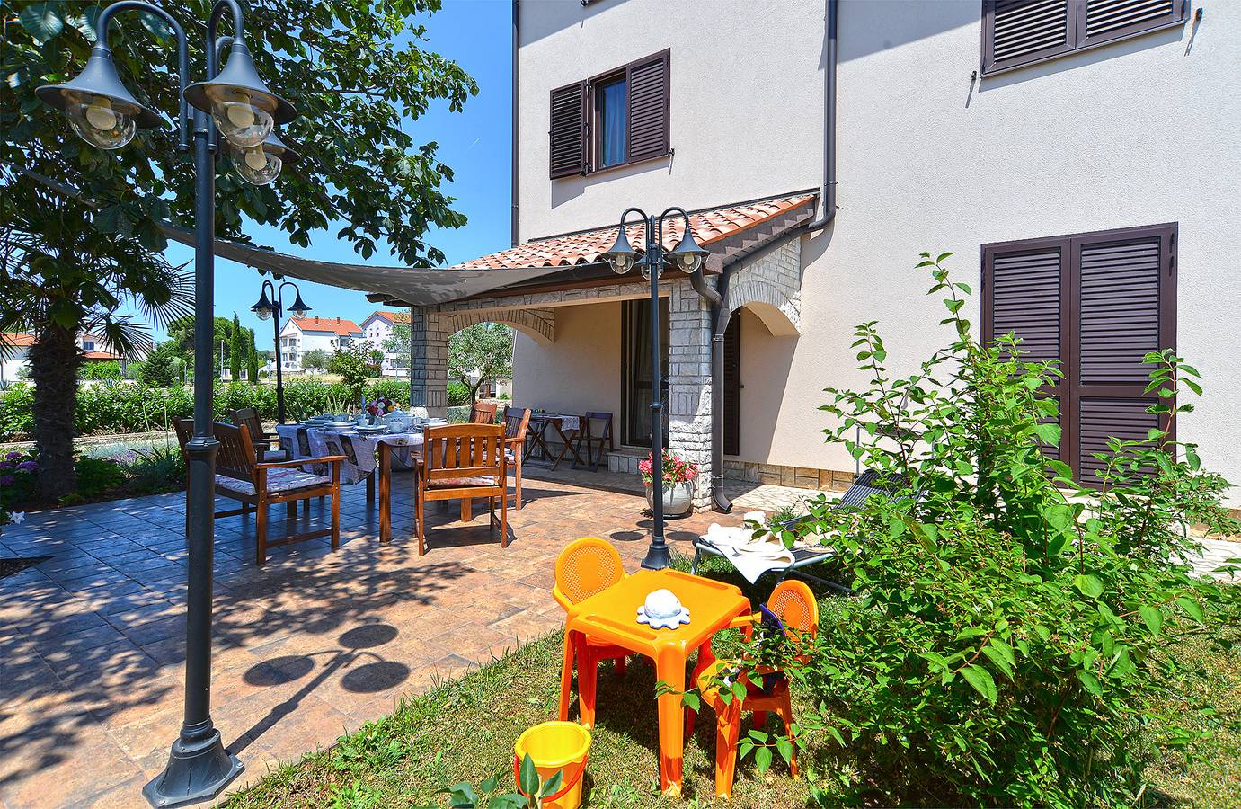 Ganze Wohnung, Ferienwohnung für 8 Personen mit Balkon in Valbandon, Südküste Istrien