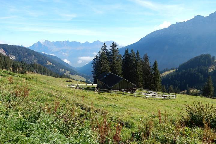 Ganze Ferienwohnung, Mulchenhütte - Alphütte für 6 Personen in Flums, Kanton St. Gallen