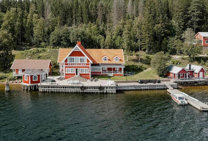 Location de vacances pour 16 personnes, avec terrasse