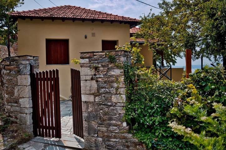 Ferienhaus für 6 Personen, mit Terrasse und Garten - 1