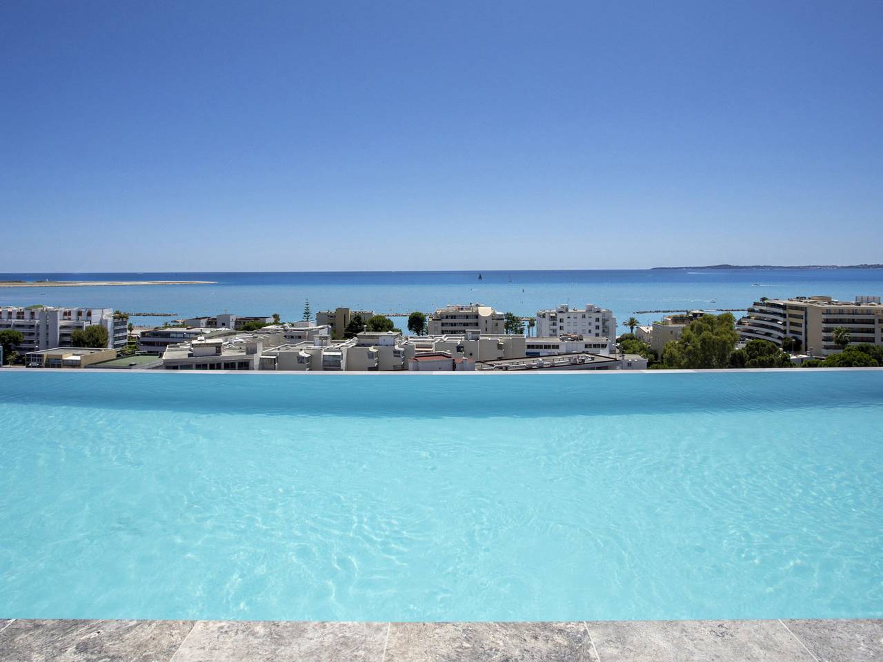 Apartamento entero, Seaside View in Saint-Laurent-du-Var, Region de Cannes