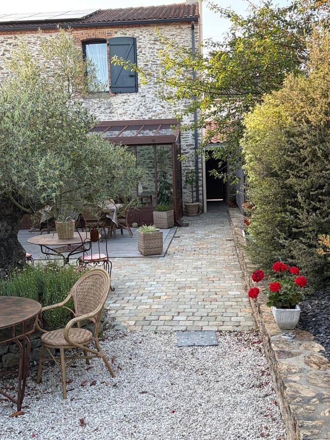 Chambre d’hôte pour 2 personnes, avec Terrasse ainsi que Jacuzzi et Jardin à Pornic
