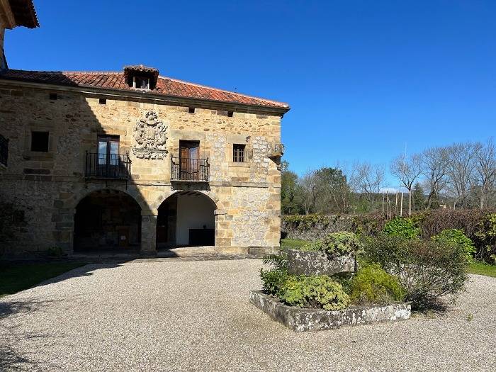 Casa rural para 14 personas, con piscina además de jardín y balcón en Alcalá del Río