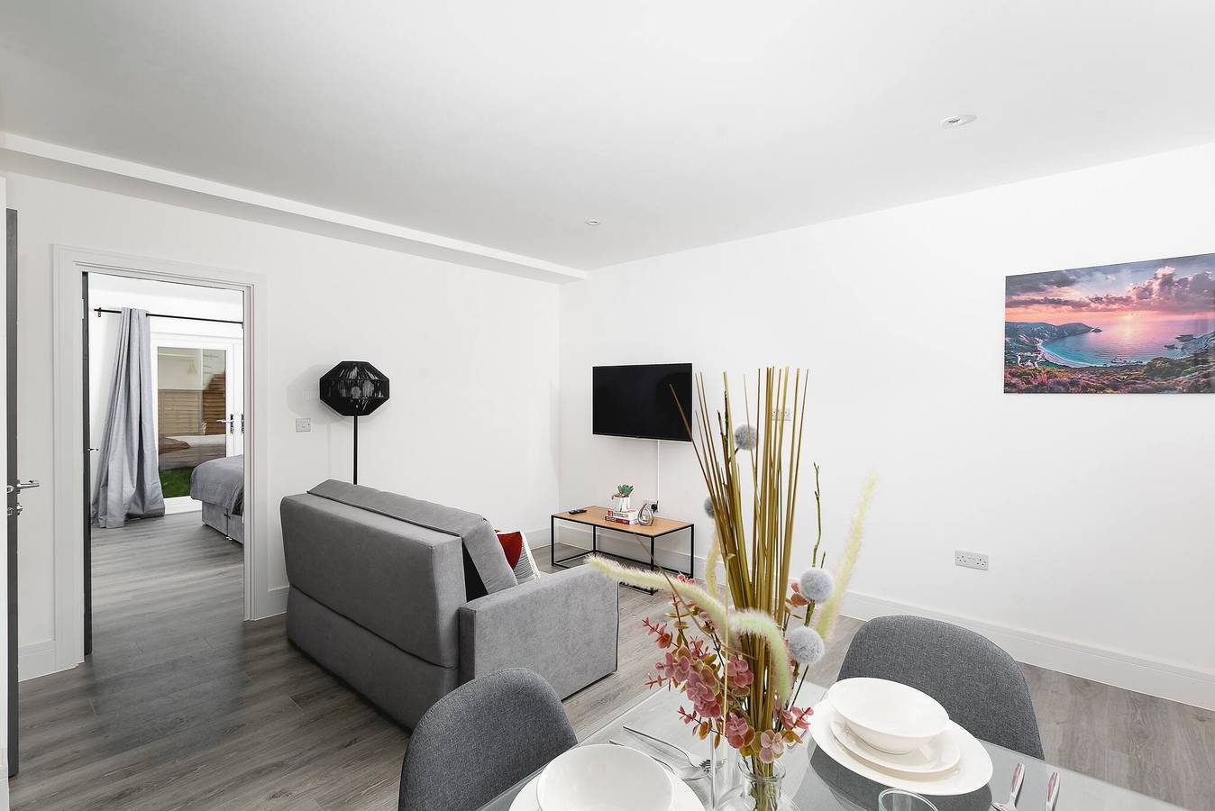 Entire apartment, Skyvillion -vineyard Court- Enfield 1-bed Wgarden in London, South East England