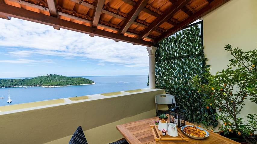 Vacation apartment for 2 people, with balcony in Dubrovnik