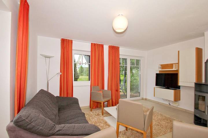 Ferienwohnung für 4 Personen, mit Terrasse und Pool sowie Sauna in Lobbe - 4