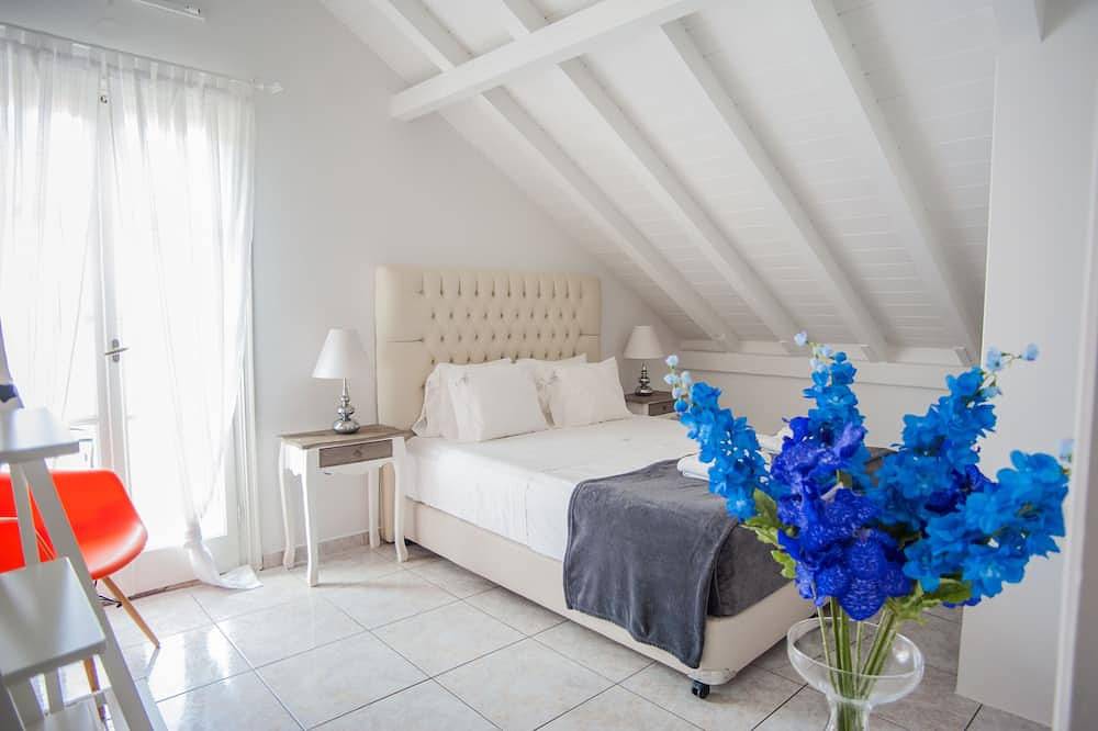 Ganze Wohnung, Gemütliche 3-Zimmer-Wohnung im Zentrum von Fiskardo, nahe dem Strand. in Fiskardo, Kefalonia