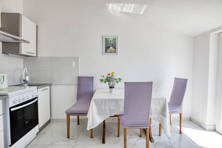 Ferienwohnung für 3 Personen, mit Balkon/Terrasse in Biograd na Moru - 2