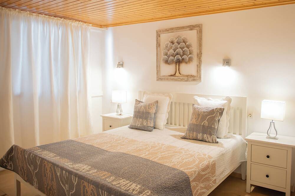 Villa Sol with 3 bedrooms  Nudist village, Charco del Palo, Lanzarote, with sea view. in Charco del Palo, Haría