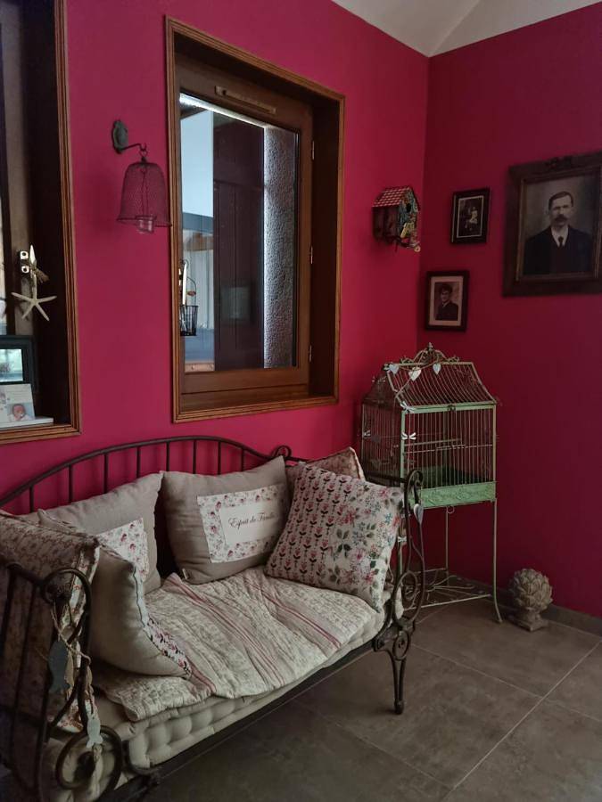 Location de vacances pour 2 personnes, avec piscine et terrasse ainsi que vue et jardin à La Suze-sur-Sarthe - 3