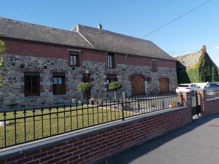 Gîte pour 4 personnes, avec vue et jardin dans Felleries