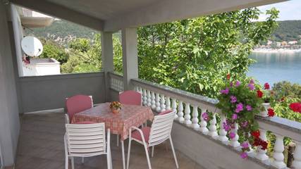 Ferienwohnung für 4 Personen, mit Terrasse, mit Haustier in Supetarska Draga