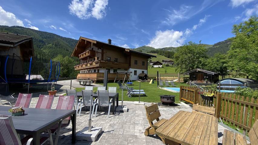 Ferienhaus für 4 Personen, mit Balkon und Terrasse sowie Garten in Dienten am Hochkönig