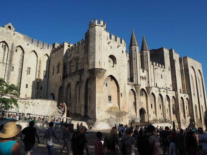 Gîte pour 14 personnes, avec jardin ainsi que balcon et piscine à Saint-Geniès-de-Comolas - 4