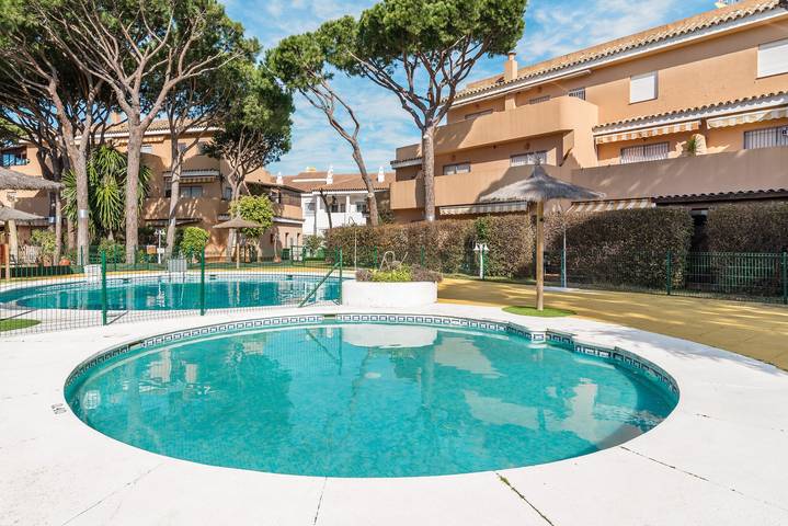 Apartamento de vacaciones para 4 personas, con Balcón además de Jardín y Piscina para niños en Sancti Petri