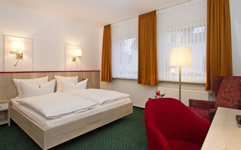 Hôtel pour 2 personnes, avec terrasse, adapté aux familles à Celle - 2