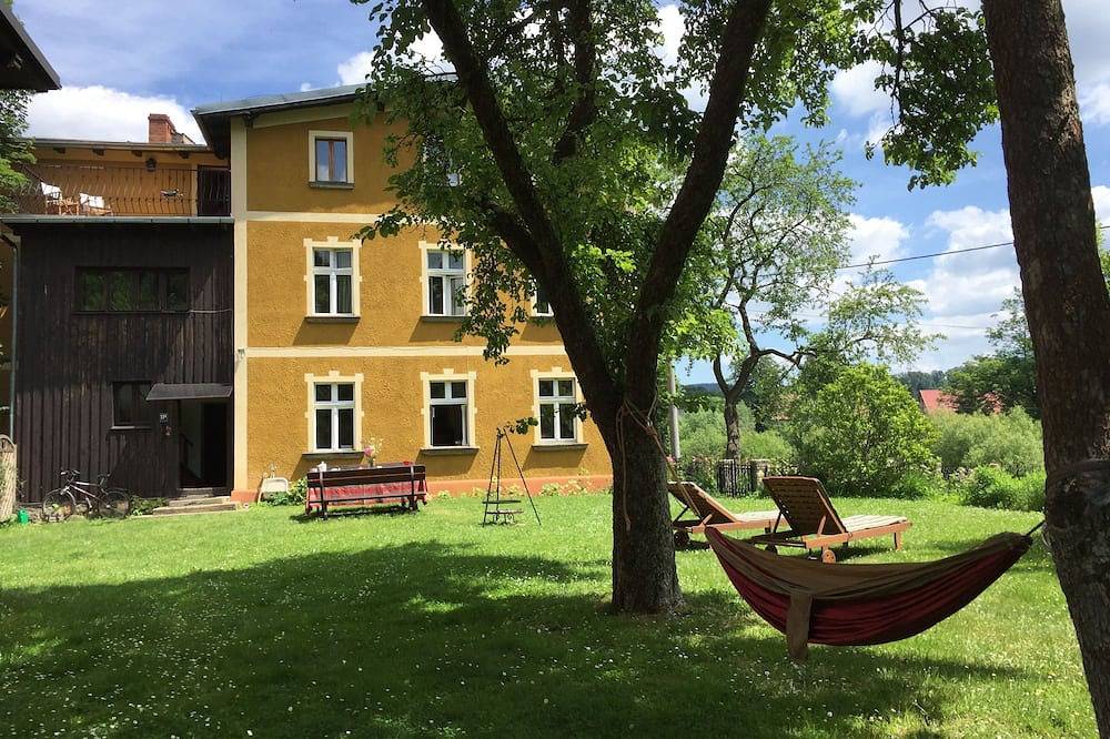 Historic holiday home for families and groups\nwith garden and play barn. in Janowice Wielkie, Sudeten (Poland)
