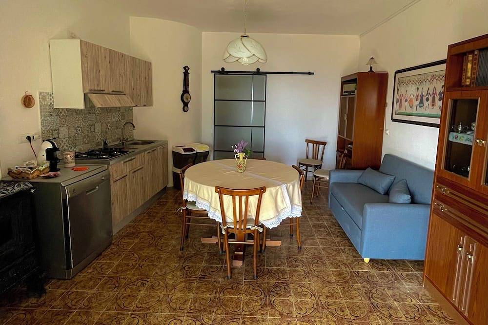 Entire apartment, Pinnìga’s House con maestosa vista sul mare in Santa Maria Navarrese, Ogliastra Province