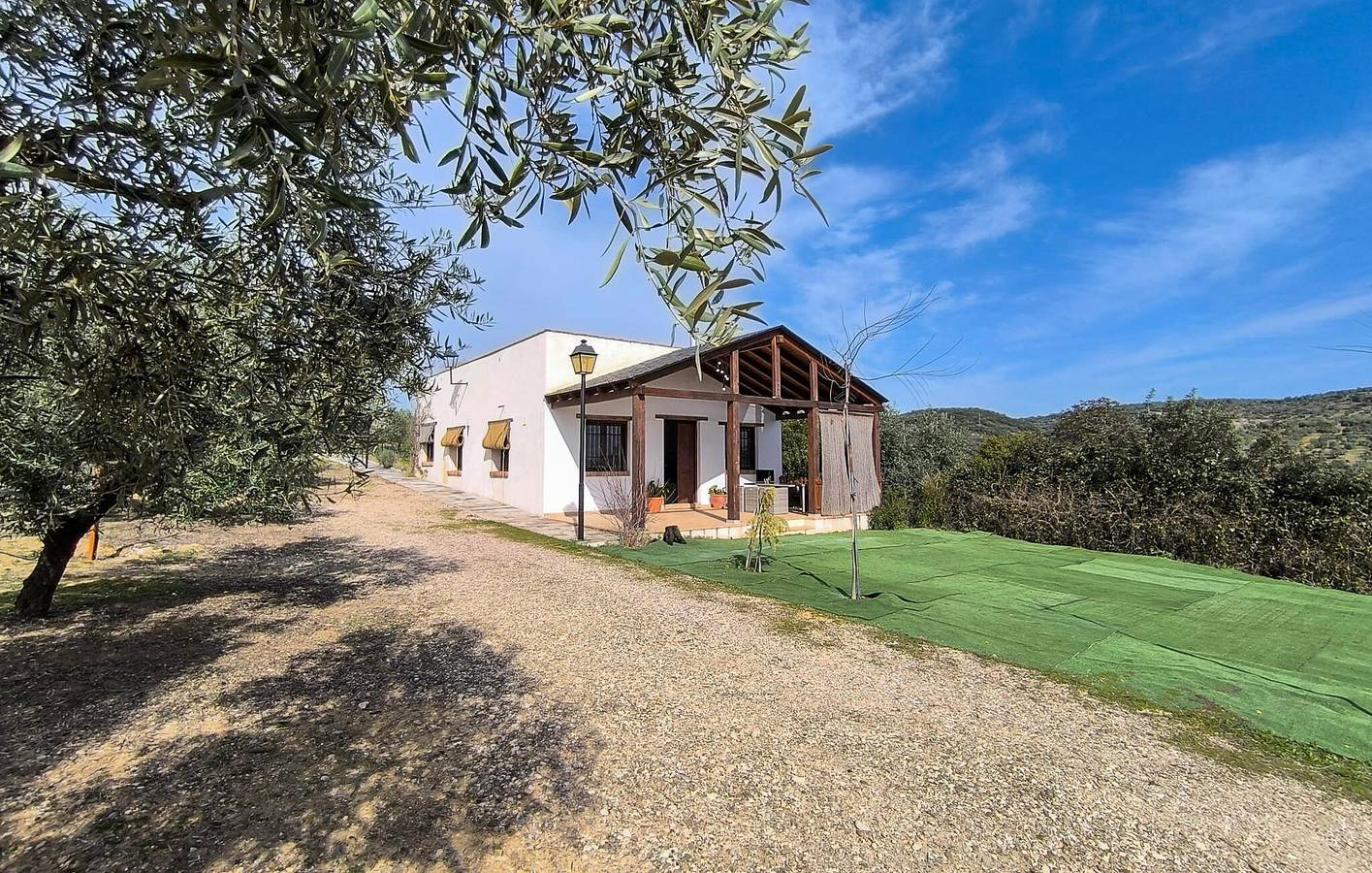 Adamuz Retreat: spazioso appartamento con piscina e caminetto in Adamuz, Provincia di Cordoba