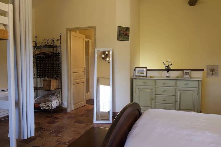 Gîte pour 4 personnes, avec jardin à Cadenet - 2