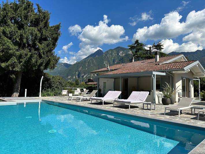 Villa per 13 persone, con Balcone in Lombardia