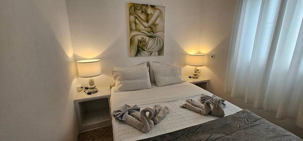 Gîte pour 4 personnes, avec balcon à Perissa - 4