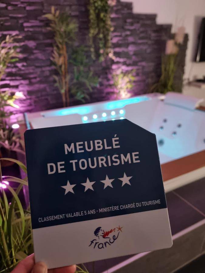 Gîte pour 2 personnes, avec jacuzzi et sauna à Gray - 2
