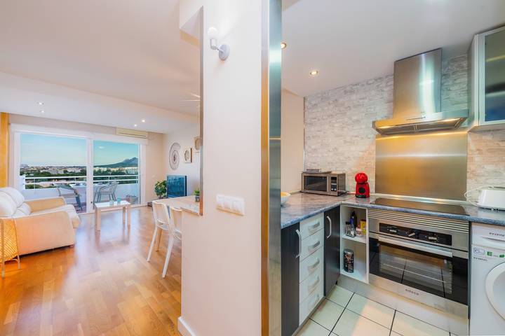 Apartamento inteiro, Apartamento "Sweet Sea 712" no Porto de Alcudia com Piscina Partilhada, Terraços Partilhados & Wi-Fi in Alcúdia, Costa de Maiorca