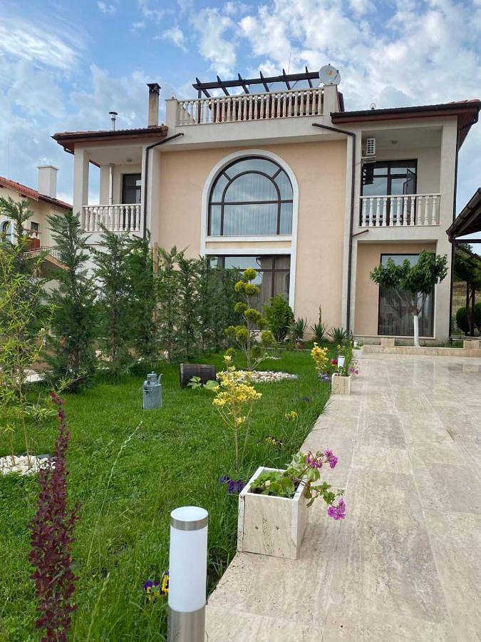 Villa for 11 people, with Balcony and Terrace as well as Garden and Children pool in Sunny Beach