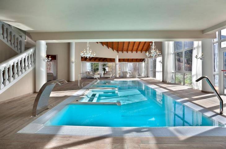 Hôtel pour 2 personnes, avec jacuzzi ainsi que terrasse et sauna dans el Serrat