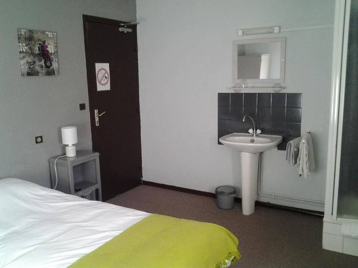 Hôtel pour 2 personnes, avec Terrasse ainsi que Jardin et Vue à L'Argentière-la-Bessée - 4