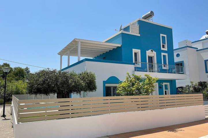 Seabreeze, nieuwe luxe villa met uitzicht op zee voor maximaal 9 personen in Mastichari, Kos