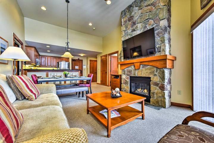 Location de vacances pour 8 personnes, avec jacuzzi et piscine ainsi que balcon et sauna à Solitude