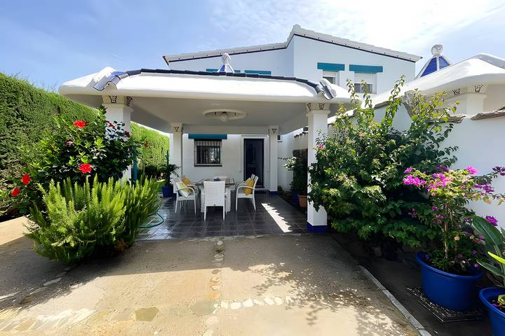 Holiday rental for 5 people, with children pool and garden, child-friendly in Vejer de la Frontera