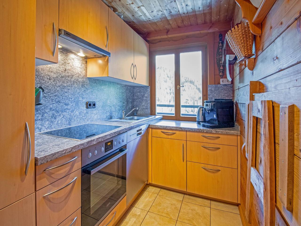 Ganze Wohnung, Hütte in Hochfügen nahe Skipisten in Tuxer Alpen, Hochfügen