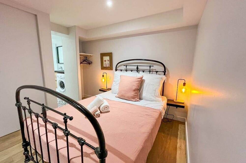 Entire apartment, Escape: Jacuzzi & Sauna in Tassin-la-Demi-Lune, Rhône