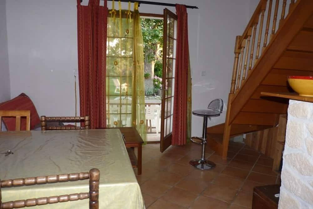 Farmhouse in the Camargue countryside with park in Beaucaire, Nimes und Umgebung