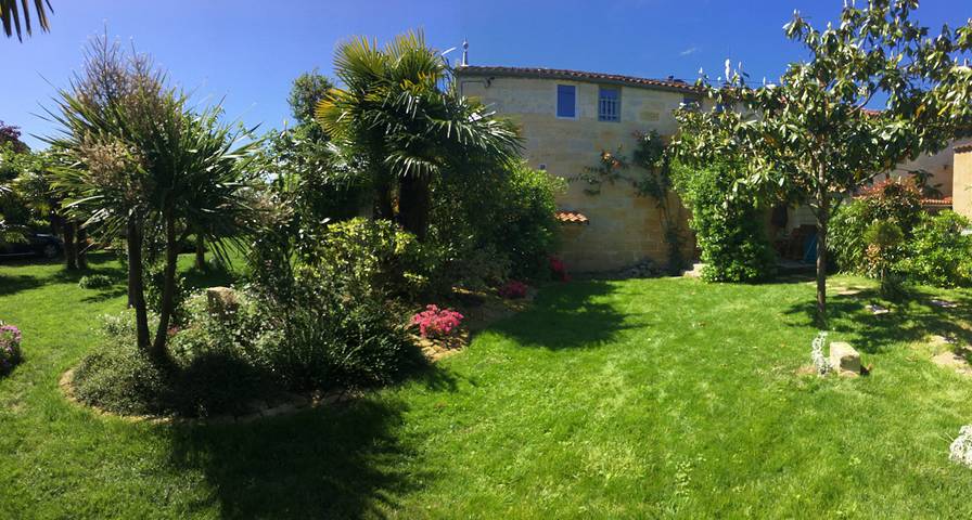 Gîte pour 3 personnes, avec terrasse et jardin en Gironde - 2