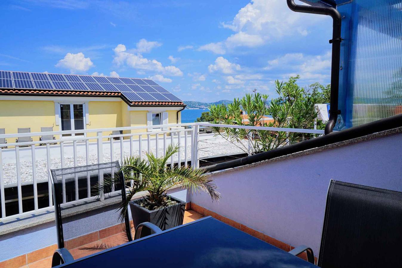 Ganze Ferienwohnung, Ferienwohnung mit Balkon und Meerblick in Crveni Vrh, Umag und Umgebung