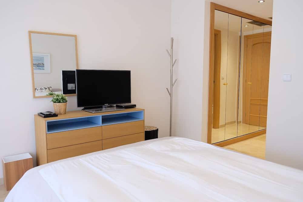 Entire apartment, Luxury apartment with terrace, garage and pool. in San Pedro de Alcántara, Marbella