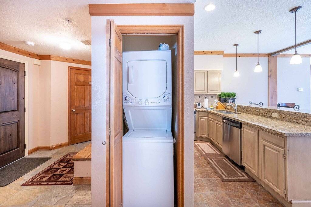 Ganze Wohnung, Perfect for Families –`2 Min Walk to Deer Valley Ski School & Snow Park Lodge, Private Hot Tub in Uinta Wasatch Cache National Forest