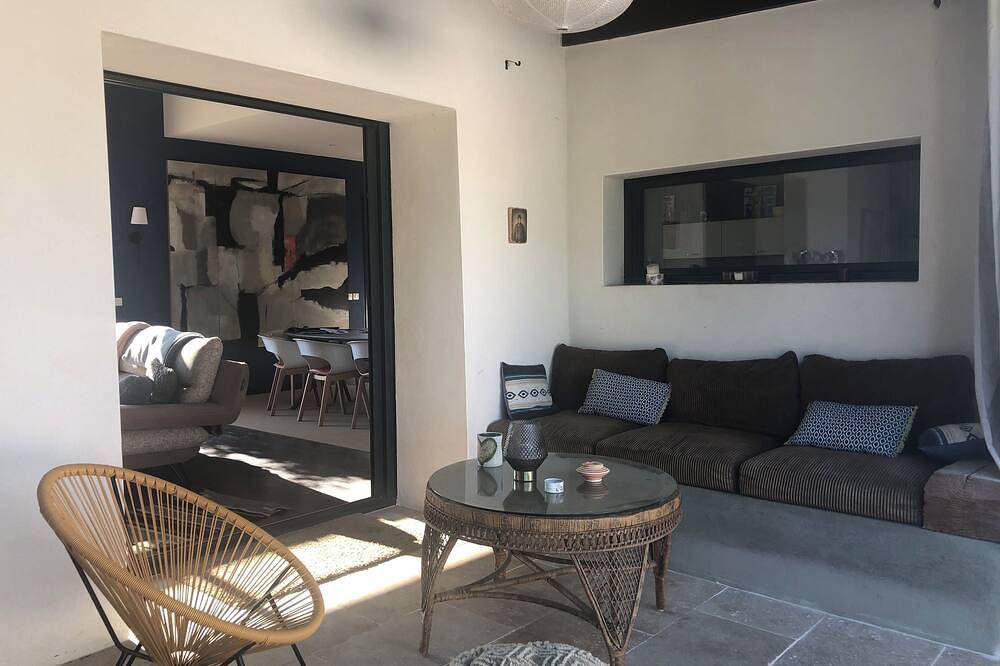 Renovated farmhouse with garden and swimming pool in Saint-Denis-lès-Bourg, Región de Bourg-en-Bresse