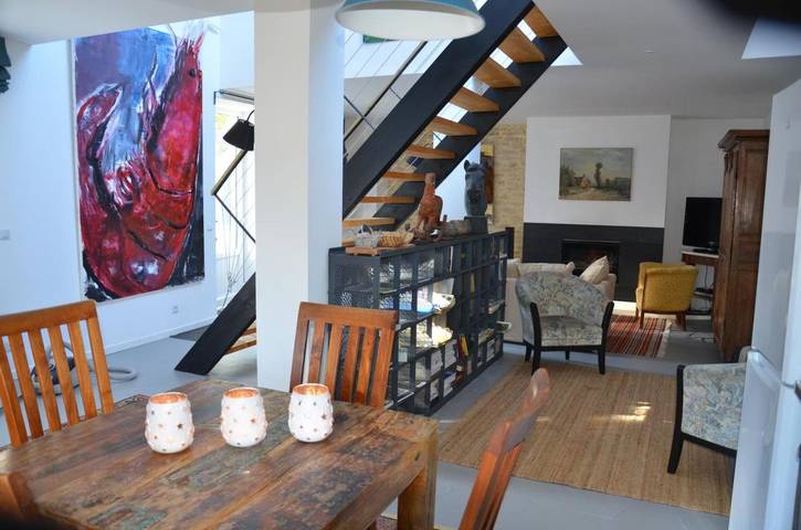 Gîte pour 4 personnes, avec piscine ainsi que jardin et vue à Bazenville