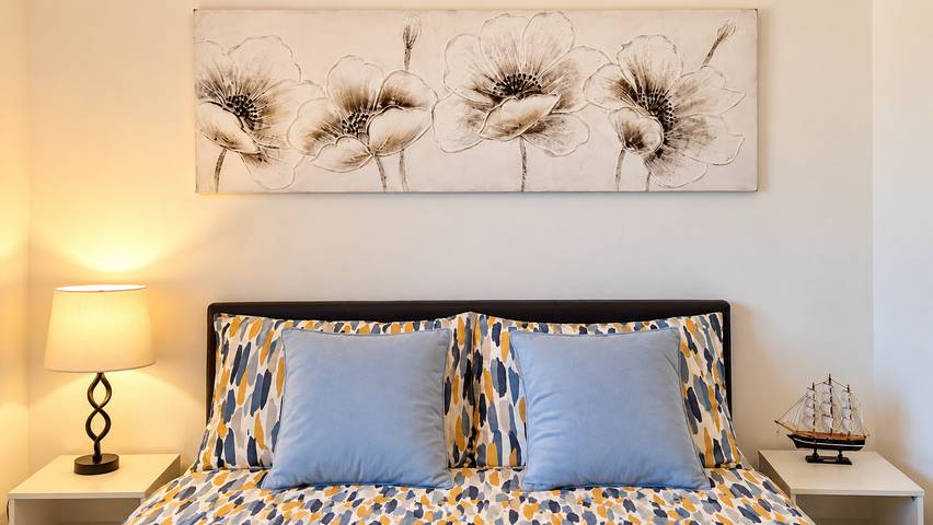 2 Bedroom House in Leeds - Sleeps 5, WiFi, Pets in Leeds, West Yorkshire