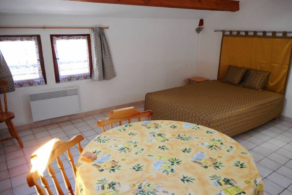Apartamento entero, Moustiers Sainte Marie Studio Centro 28m2 in Moustiers-Sainte-Marie, Parc naturel régional du Verdon