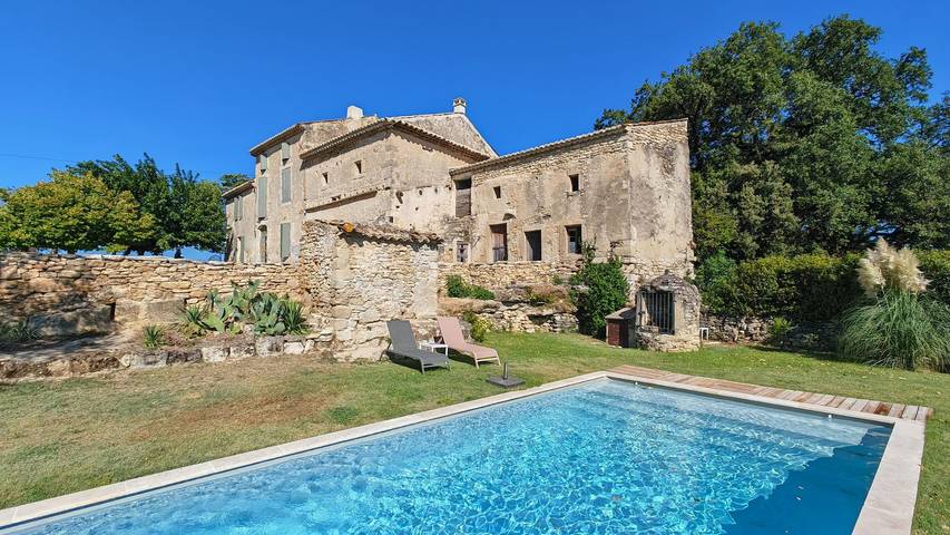Gîte pour 8 personnes, avec piscine