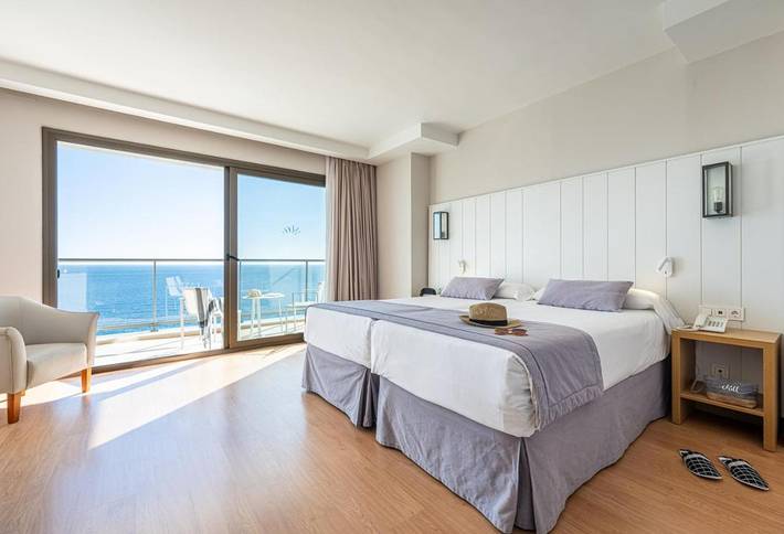Hôtel pour 2 personnes, avec Balcon et Jacuzzi ainsi que Terrasse et Jardin