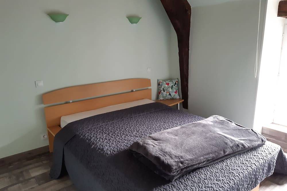 Cottage Near Sea In Campaign in Saint-Coulomb, Saint-Malo region